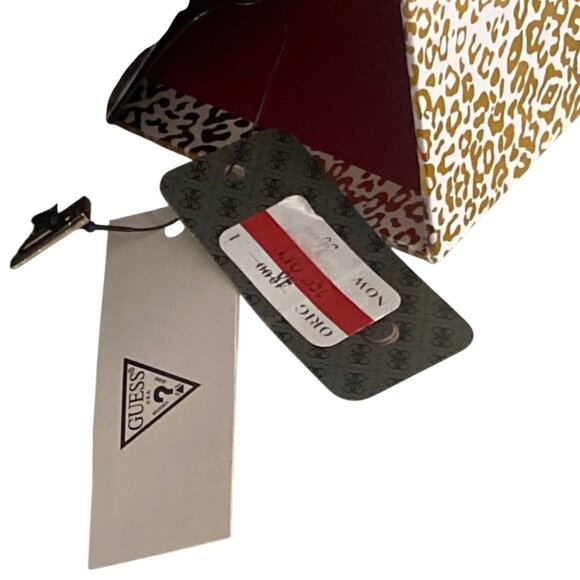 New Guess Black Logo Embossed Floral Wallet With ID Window Credit Card Slots - Picture 4 of 10